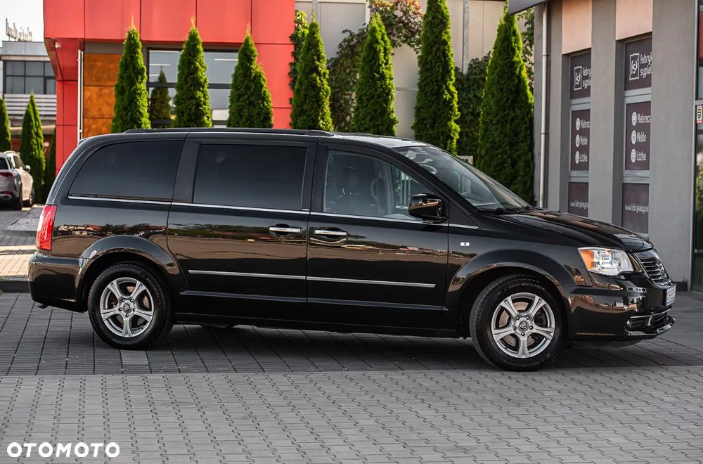 Lancia Voyager - 3