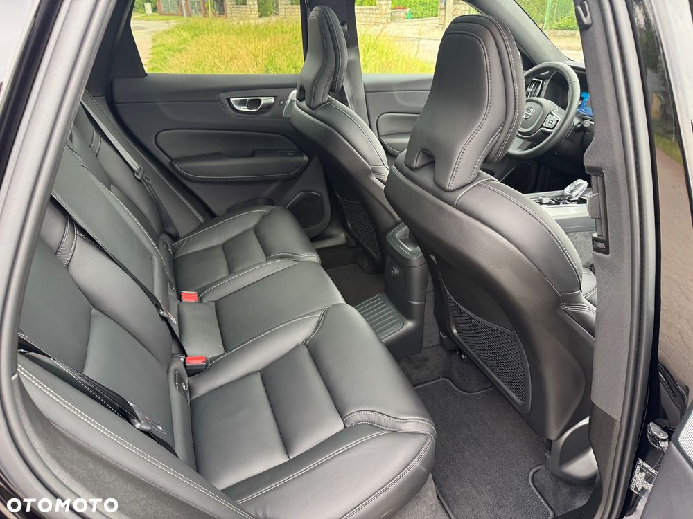 Volvo XC 60 T8 AWD Ultra Black Edition - 25