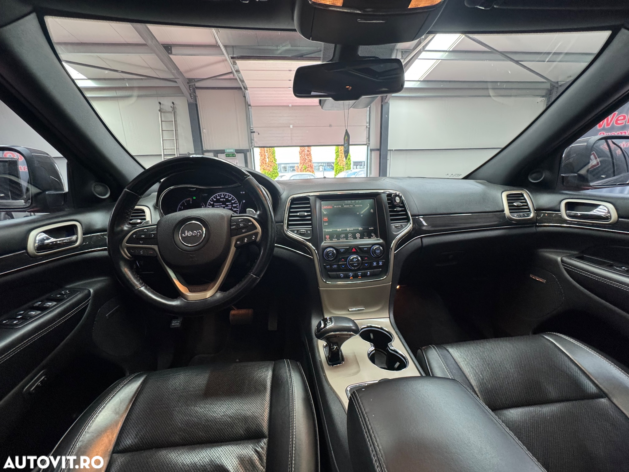 Jeep Grand Cherokee - 11