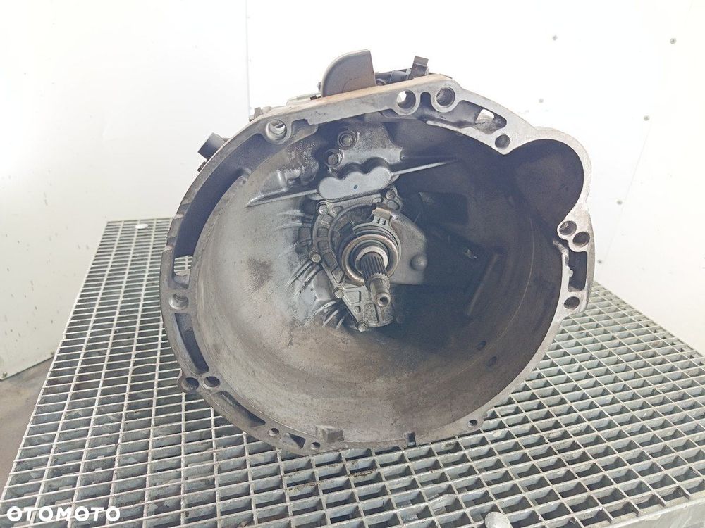 SKRZYNIA BIEGÓW MANUALNA 5 HYUNDAI H-1 II TS68 2.5 CRDI - 4