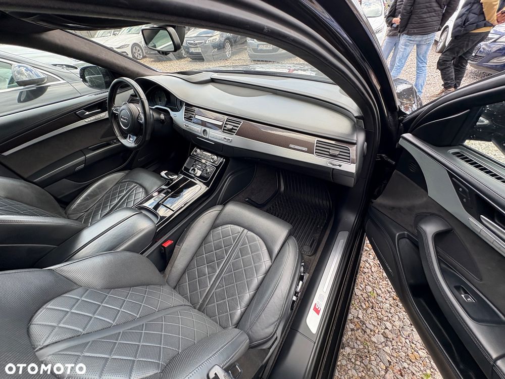 Audi S8 Plus - 23