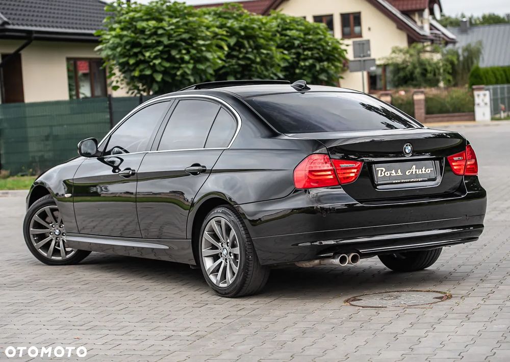 BMW Seria 3 325d DPF Touring - 9