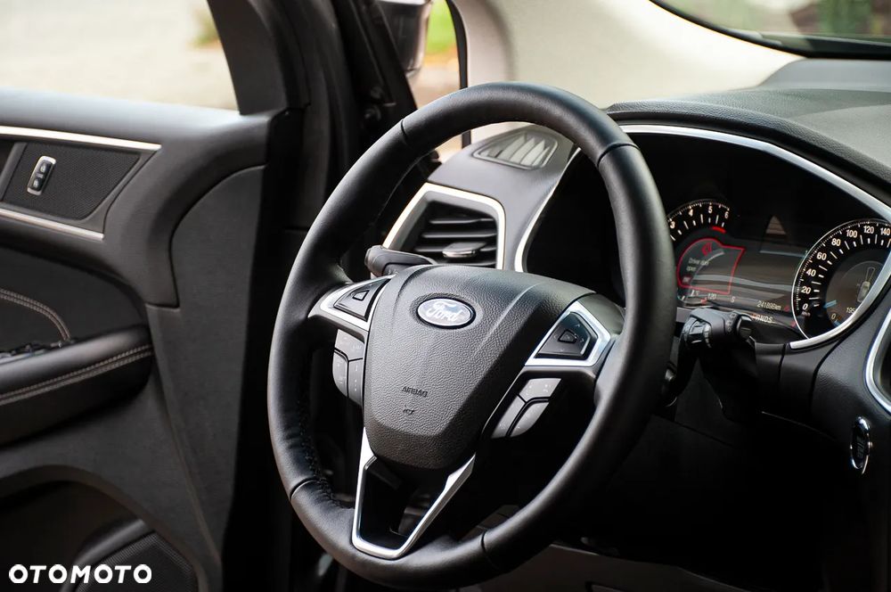 Ford Edge - 30