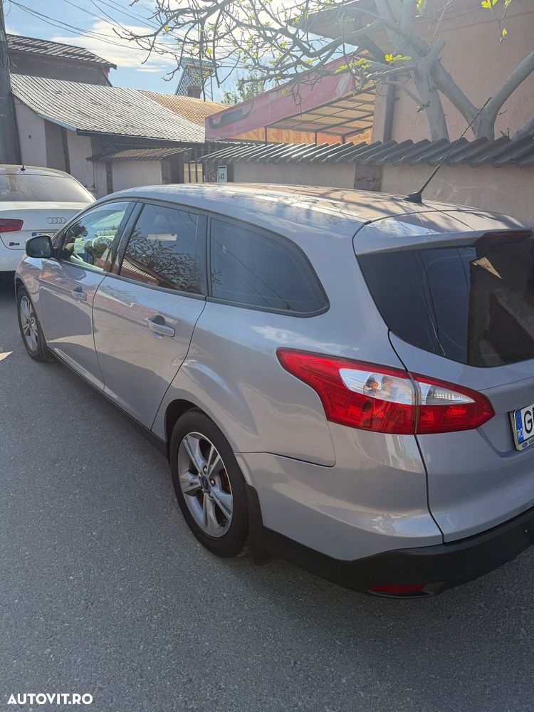 Ford Focus 1.6 TDCi DPF Start-Stopp-System SYNC Edition - 6