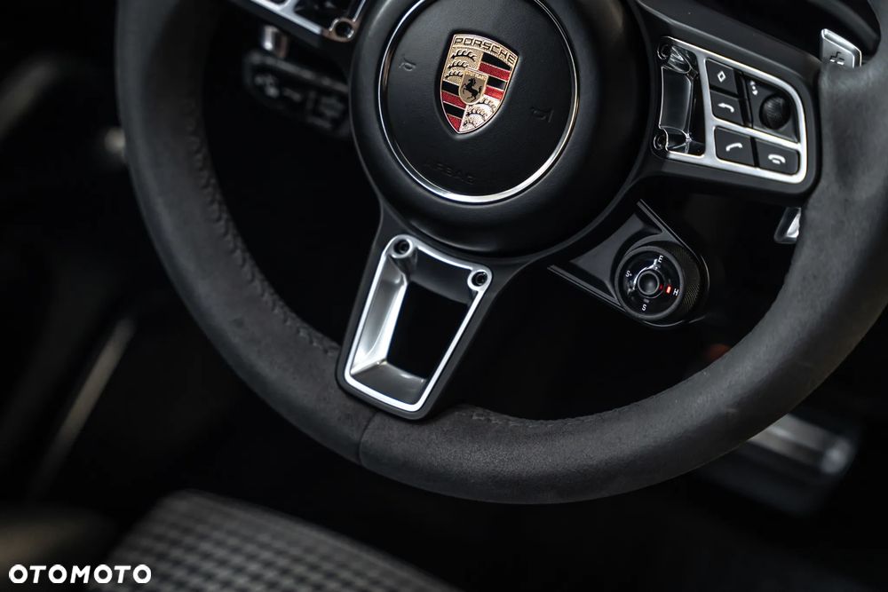 Porsche Cayenne - 27