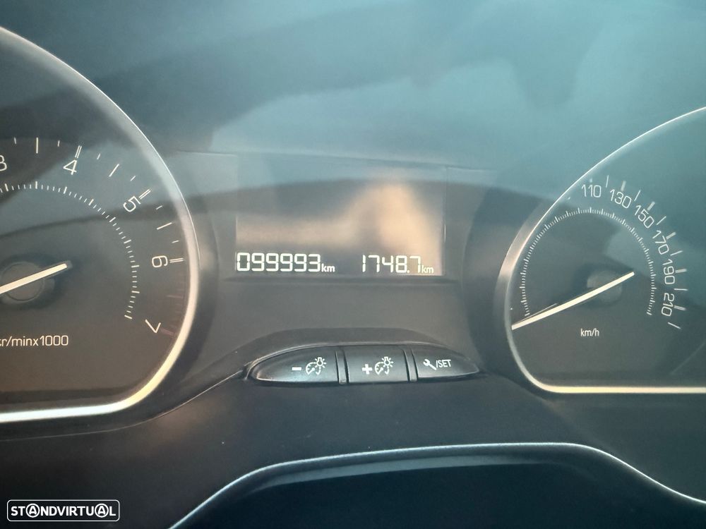 Peugeot 208 1.2 PureTech Active - 2