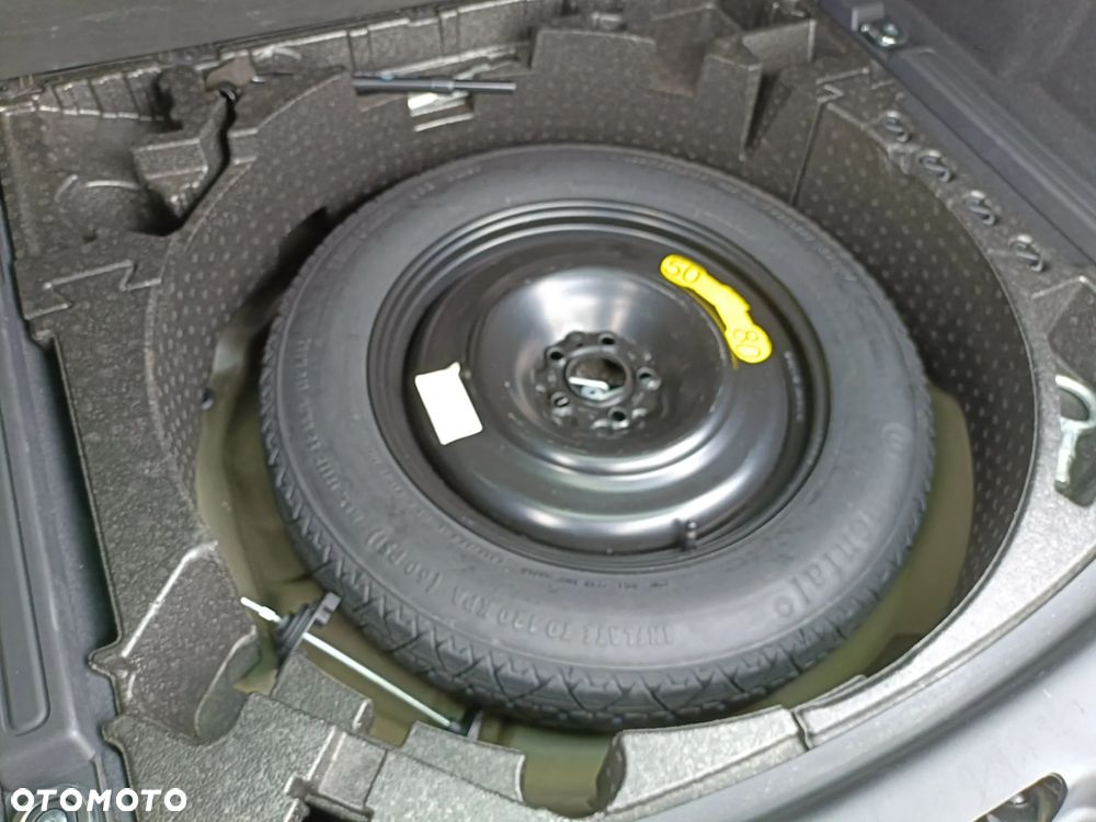 Land Rover Discovery Sport TD4 HSE Luxury - 19