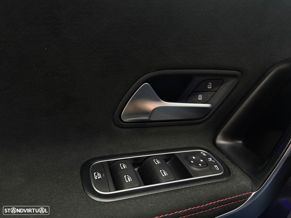 Mercedes-Benz A 250 Limousine e 8G-DCT AMG Line - 37