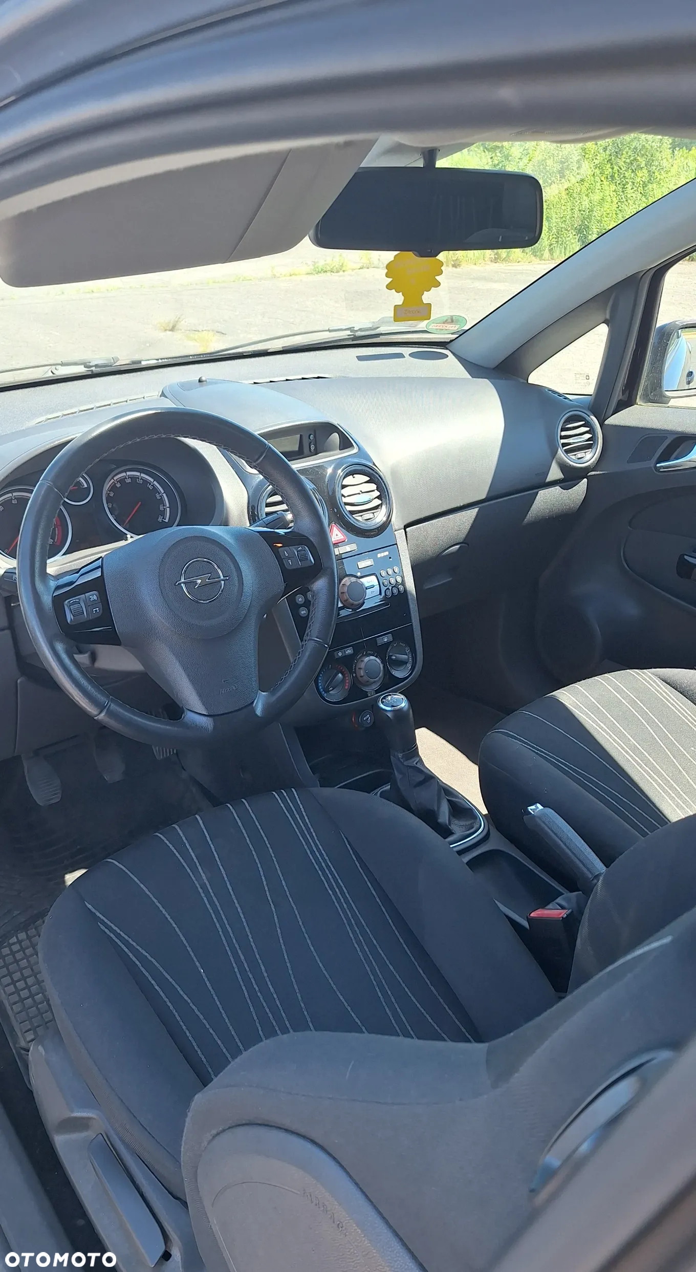 Opel Corsa 1.4 16V 111 - 8