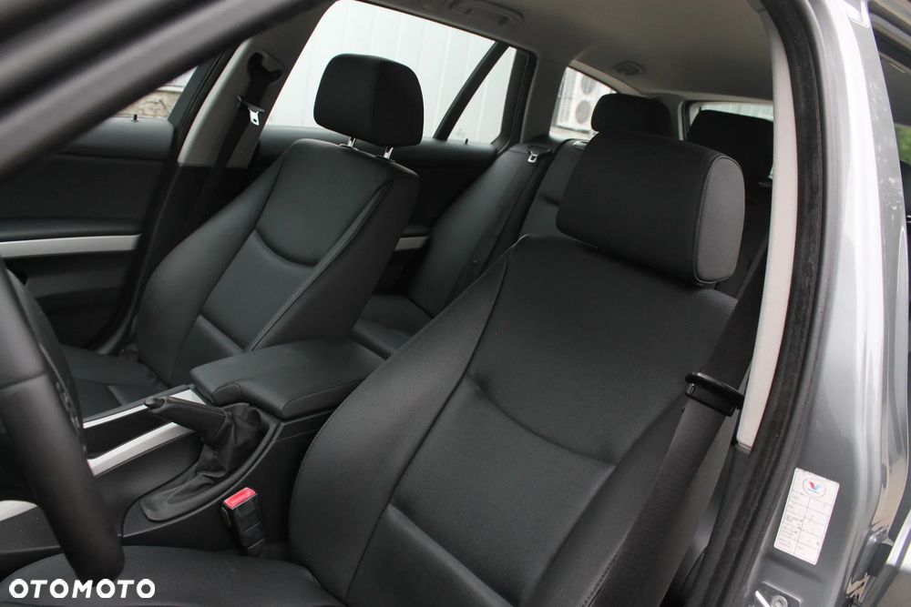 BMW Seria 3 318d DPF Edition Exclusive - 27