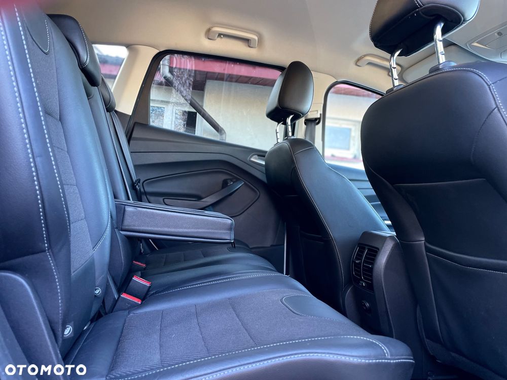 Ford Kuga 2.0 TDCi 2x4 Titanium - 16