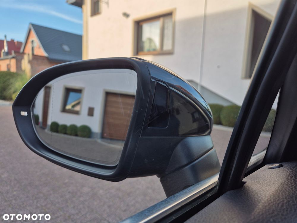 Volkswagen Passat 2.0 TDI SCR DSG Comfortline - 18