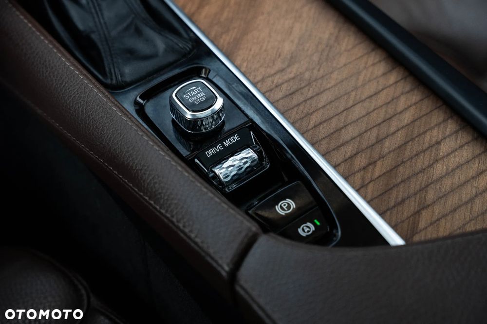 Volvo XC 90 T6 AWD Momentum - 22