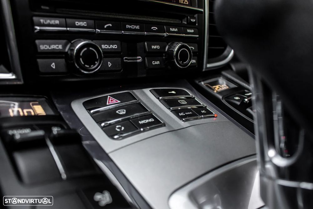 Porsche Panamera Platinum Edition - 27