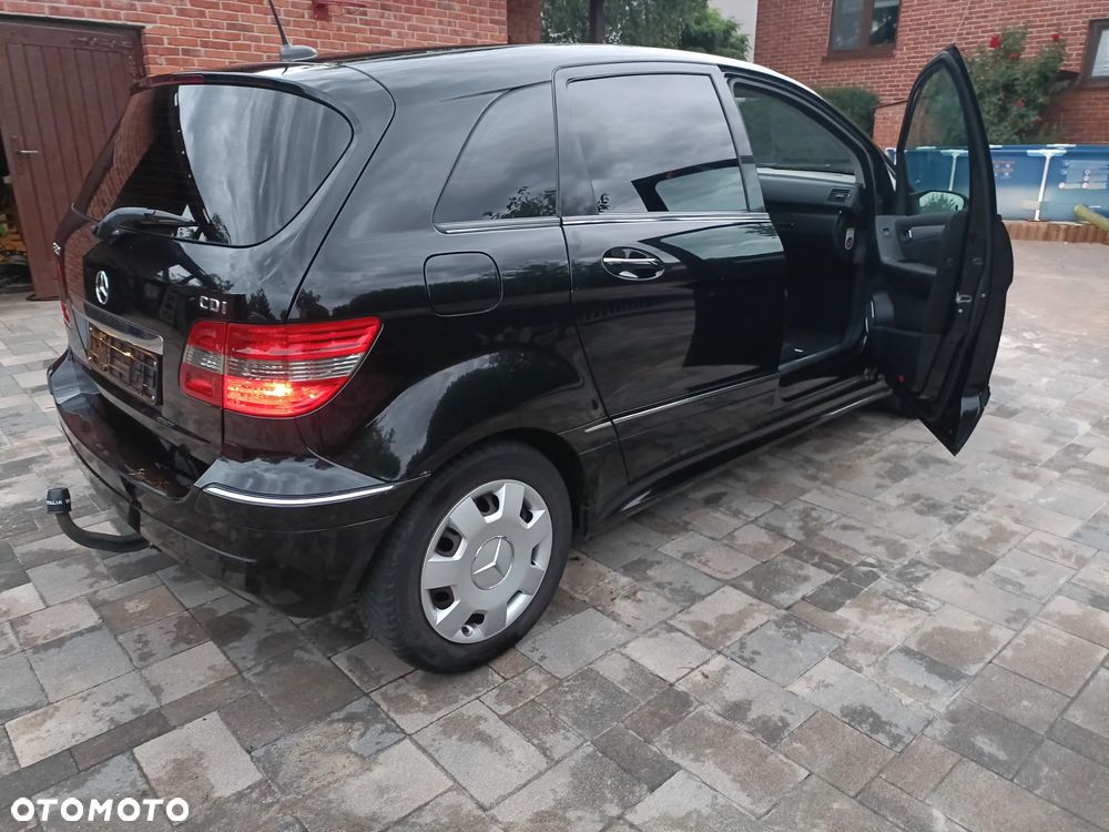 Mercedes-Benz Klasa B 180 CDI Autotronic - 9