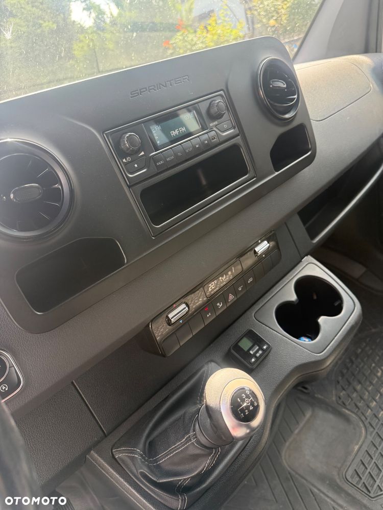 Mercedes-Benz Sprinter - 20