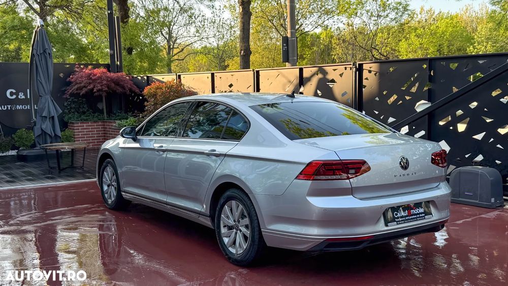 Volkswagen Passat 2.0 TDI DSG Advance - 24