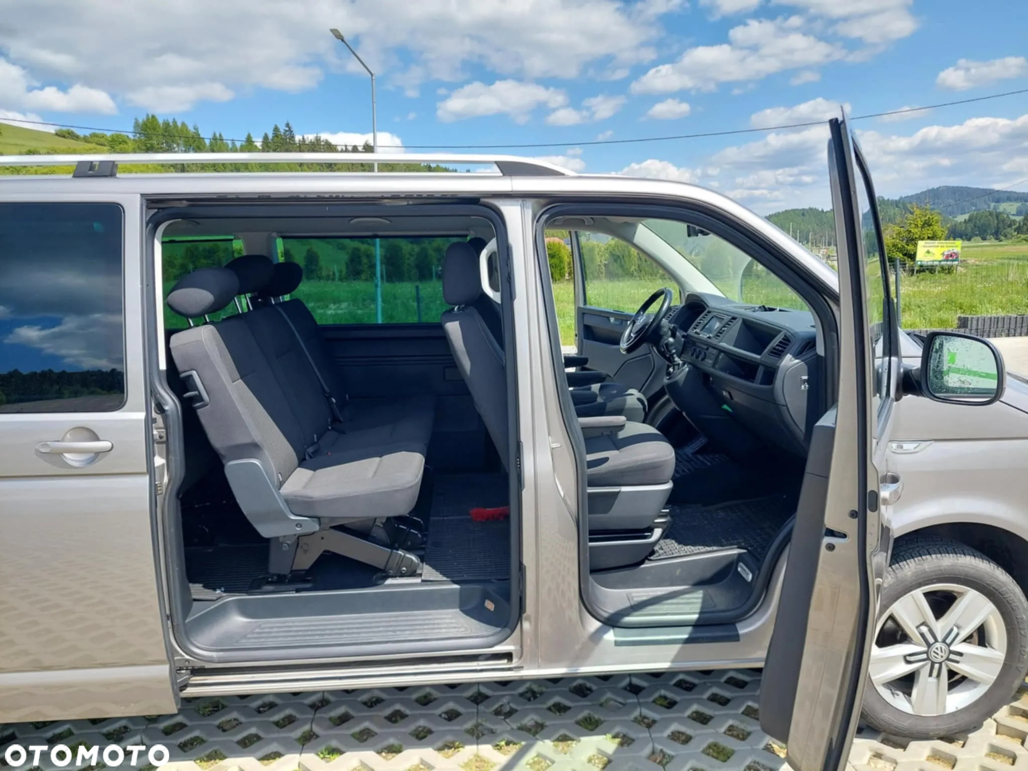 Volkswagen Caravelle 2.0 TDI L2 Comfortline 4Motion - 16