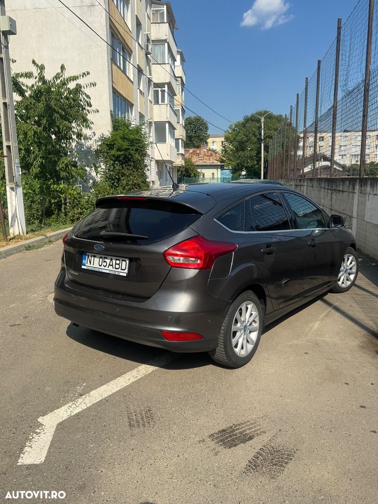 Ford Focus - 8