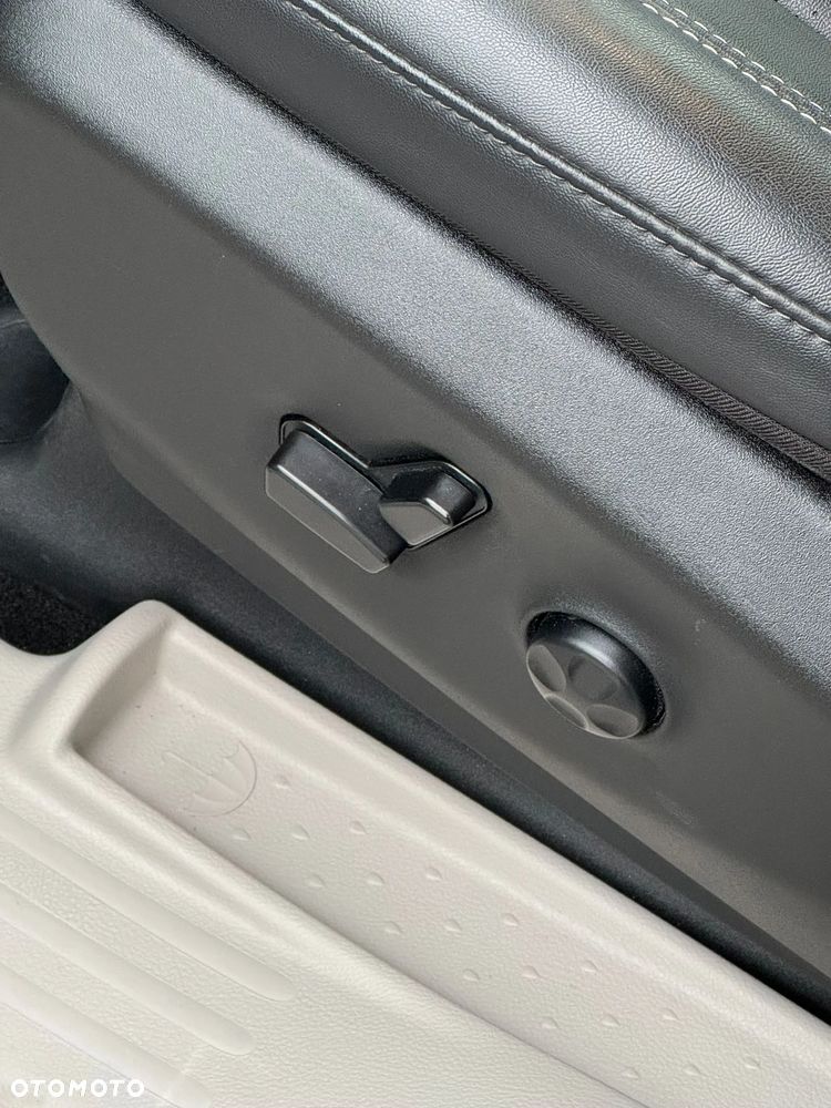 Chrysler Pacifica - 12