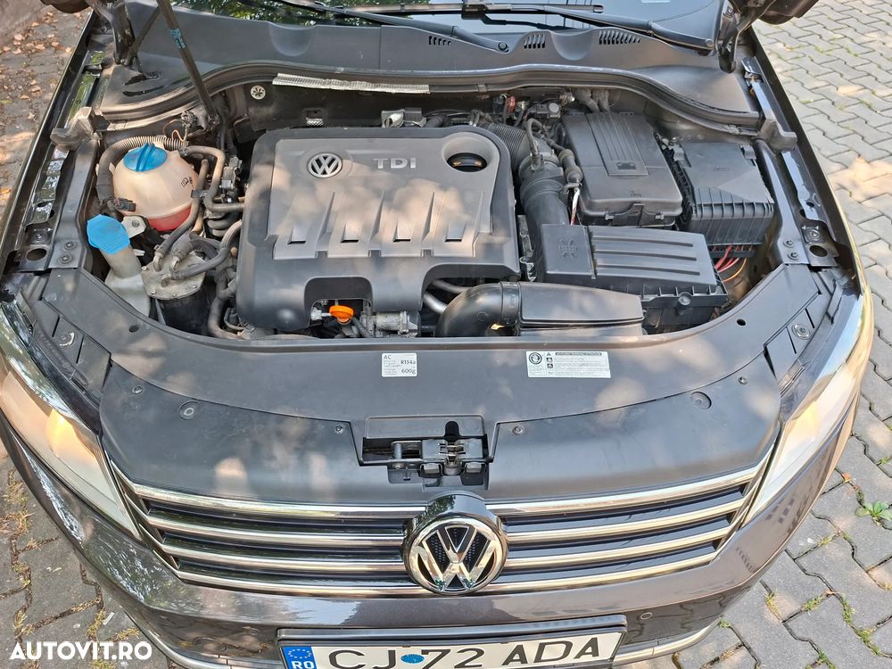Volkswagen Passat 2.0 TDI Blue TDI Comfortline - 3