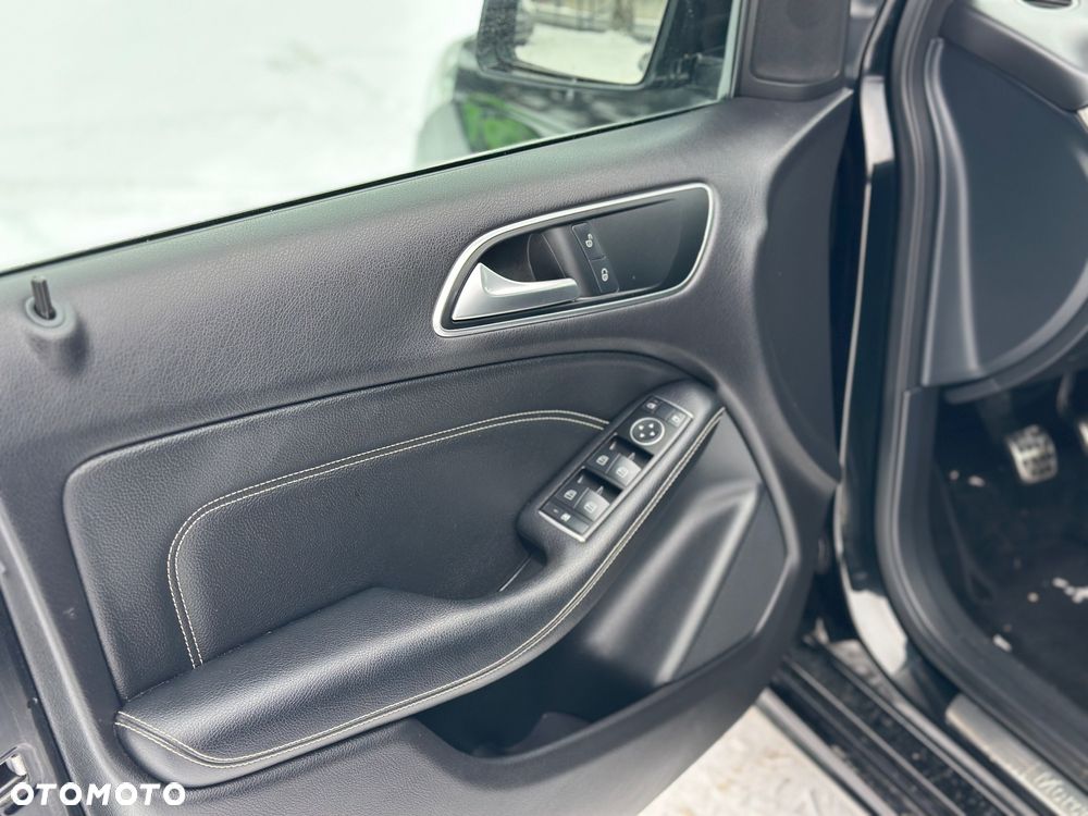 Mercedes-Benz Klasa B 180 (BlueEFFICIENCY) - 14