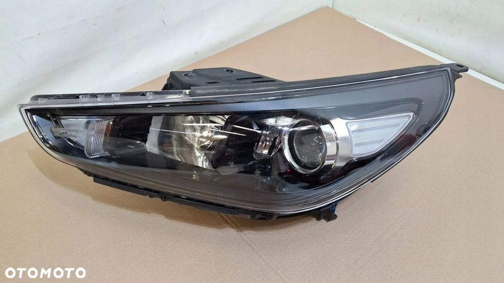 LAMPA PRZÓD PRZEDNIA LEWA HYUNDAI I30 III SOCZEWKA 92101-G4XXX - 1
