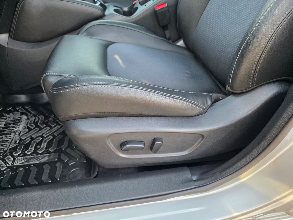 Nissan Qashqai 1.6 DCi Xtronic TEKNA - 23
