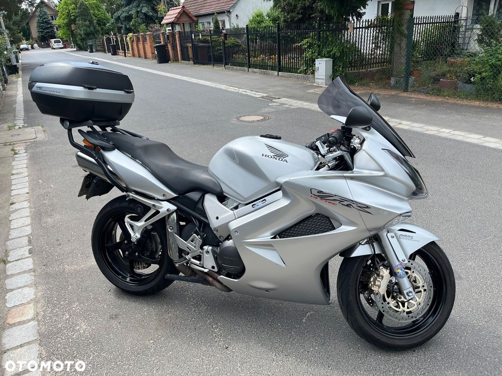 Honda VFR - 1