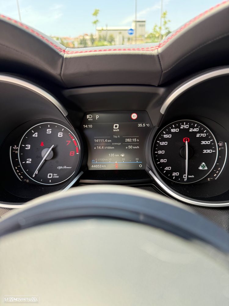 Alfa Romeo Stelvio V6 2.9 Bi-Turbo AT8-Q4 Quadrifoglio - 10
