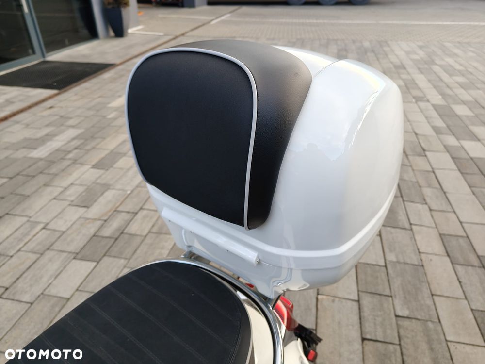 Piaggio Vespa - 20