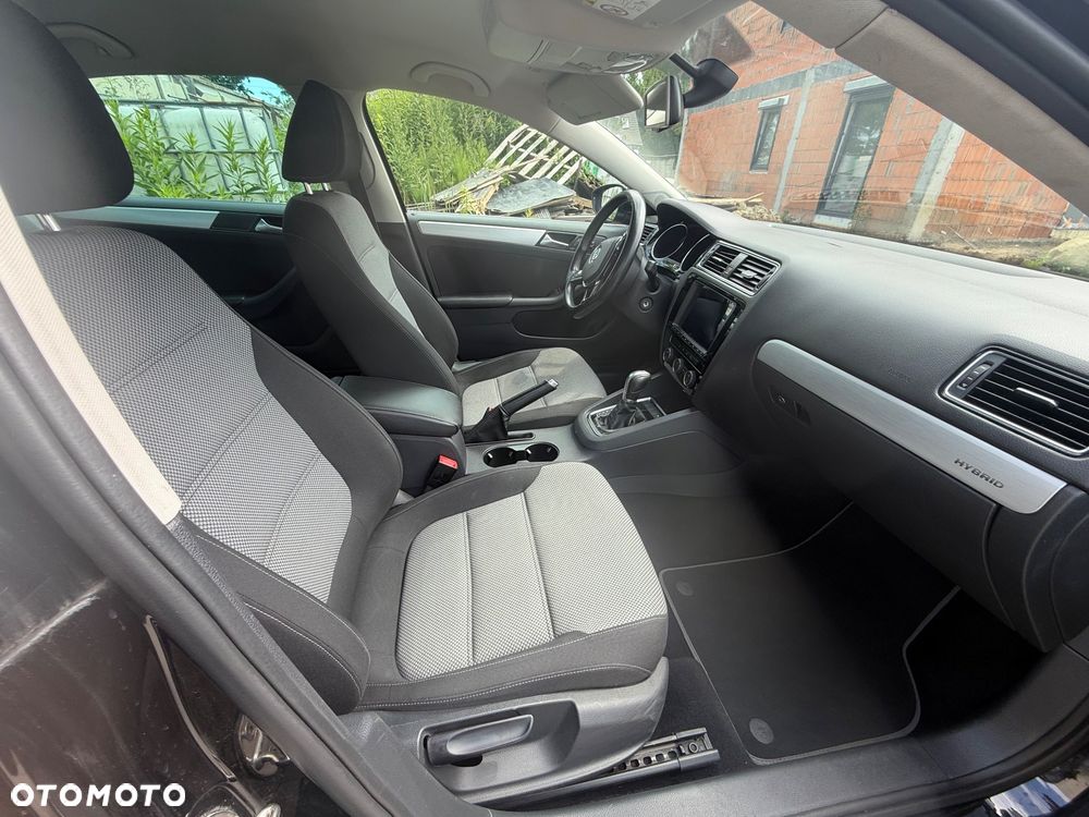 Volkswagen Jetta Hybrid - 8