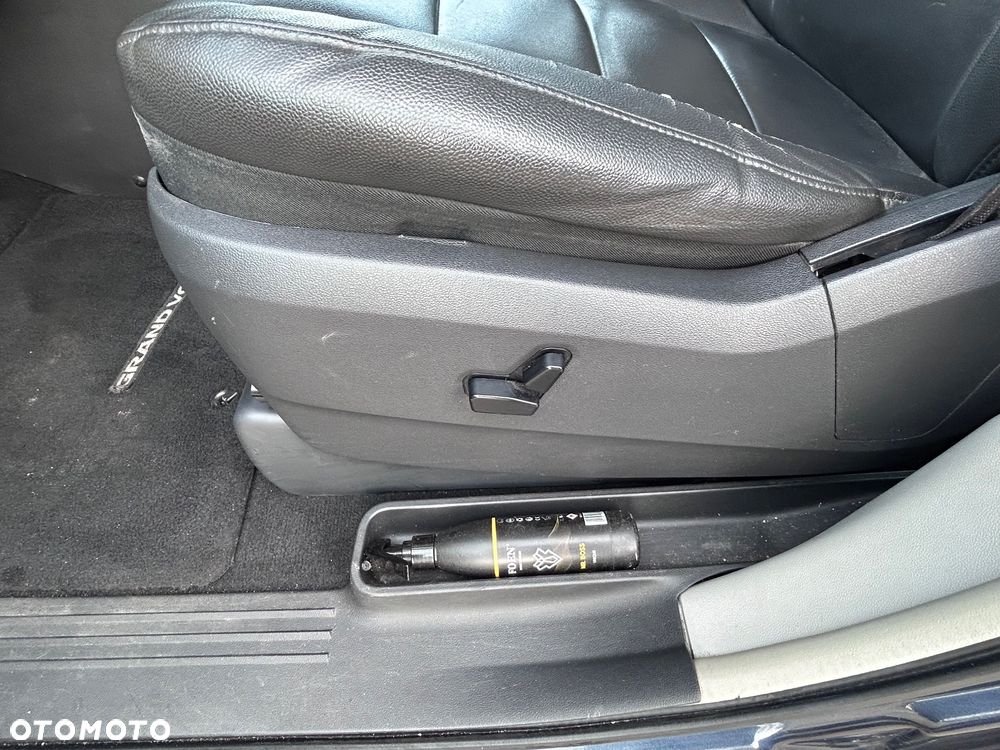 Chrysler Grand Voyager - 20