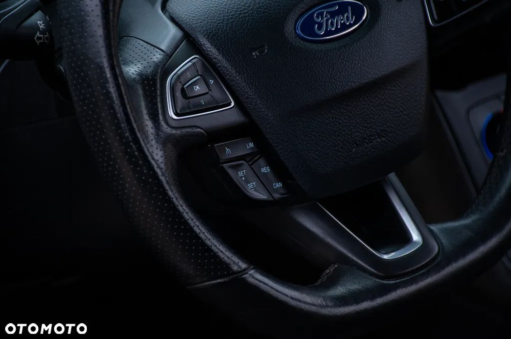 Ford Focus 1.5 EcoBoost Titanium ASS - 19