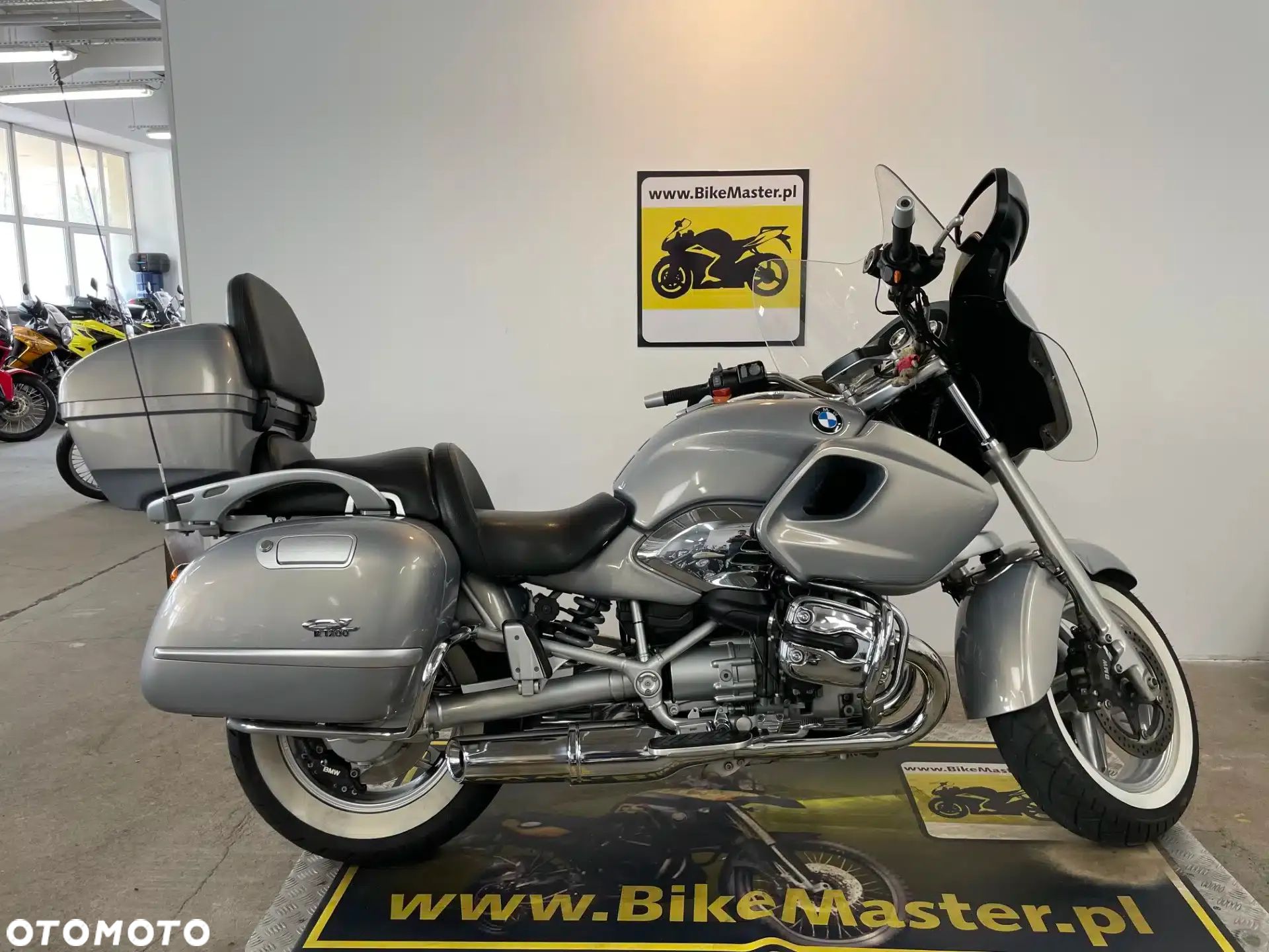 BMW R - 1