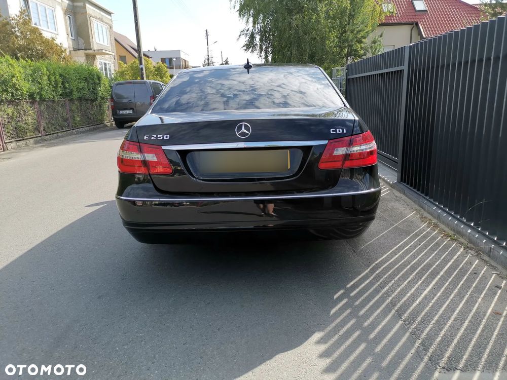 Mercedes-Benz Klasa E 250 CDI BlueEff Avantgarde - 5