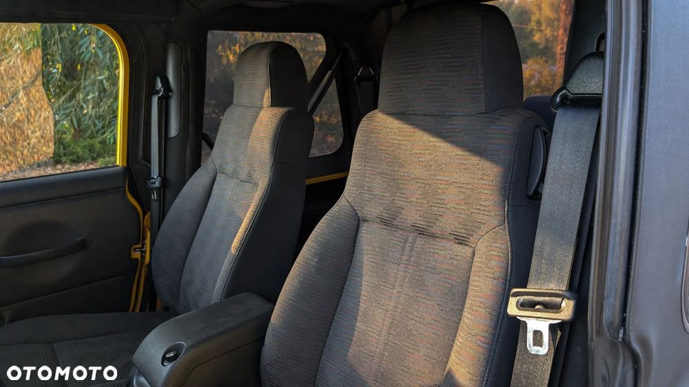 Jeep Wrangler - 28