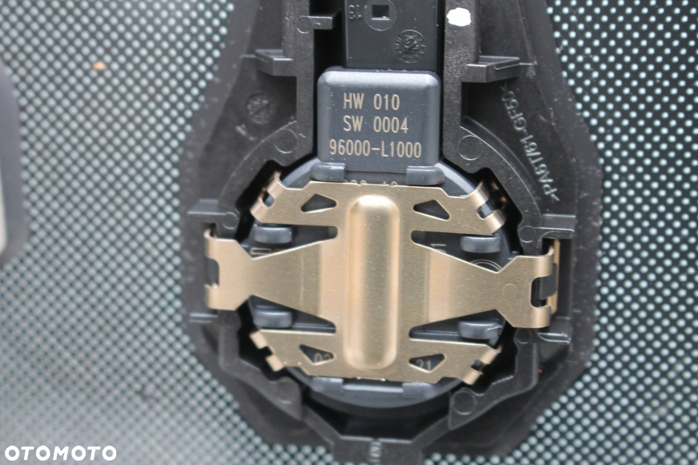 SZYBA CZOŁOWA PRZEDNIA  KAMERA SENSOR PRZÓD HYUNDAI I20 III 20- - 11