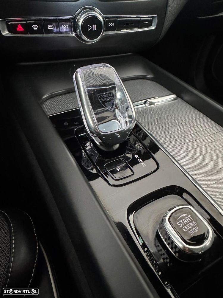 Volvo XC 60 2.0 T6 PHEV Black Edition AWD - 22