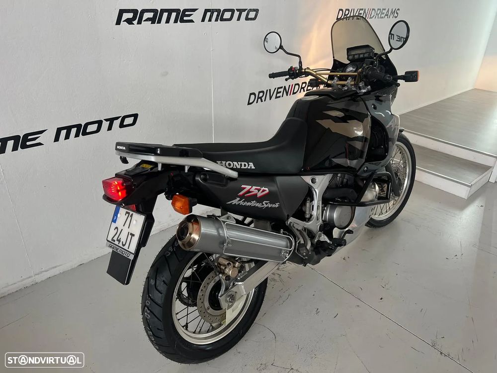 Honda Africa Twin 750 - 11