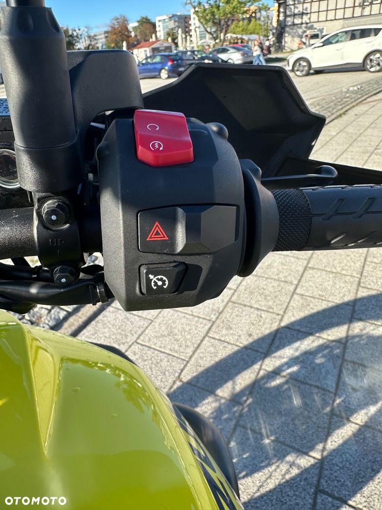 Suzuki DL - 12