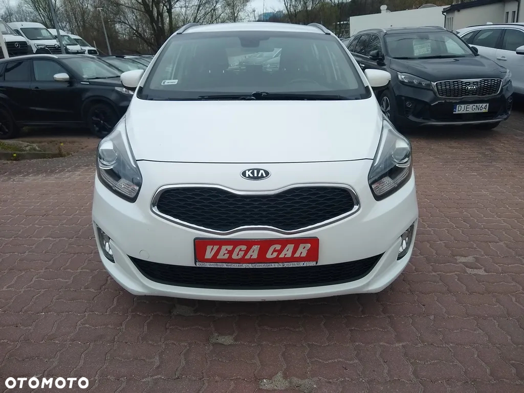 Kia Carens - 2