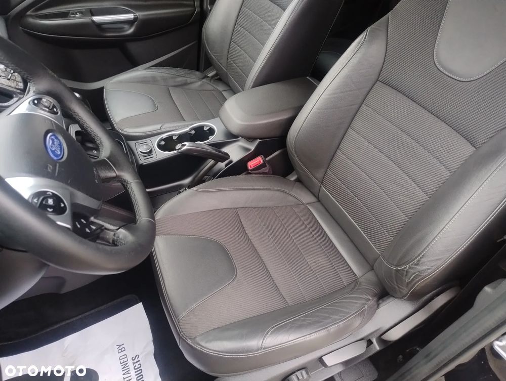 Ford Kuga 2.0 TDCi 4x4 Titanium - 23