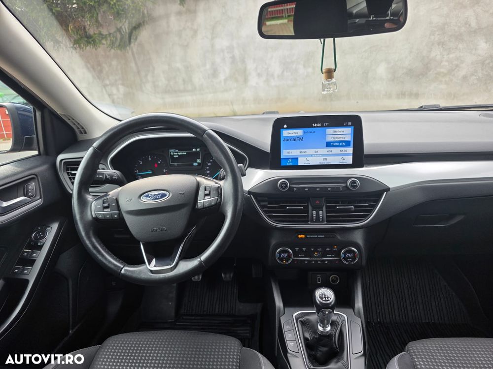 Ford Focus - 10