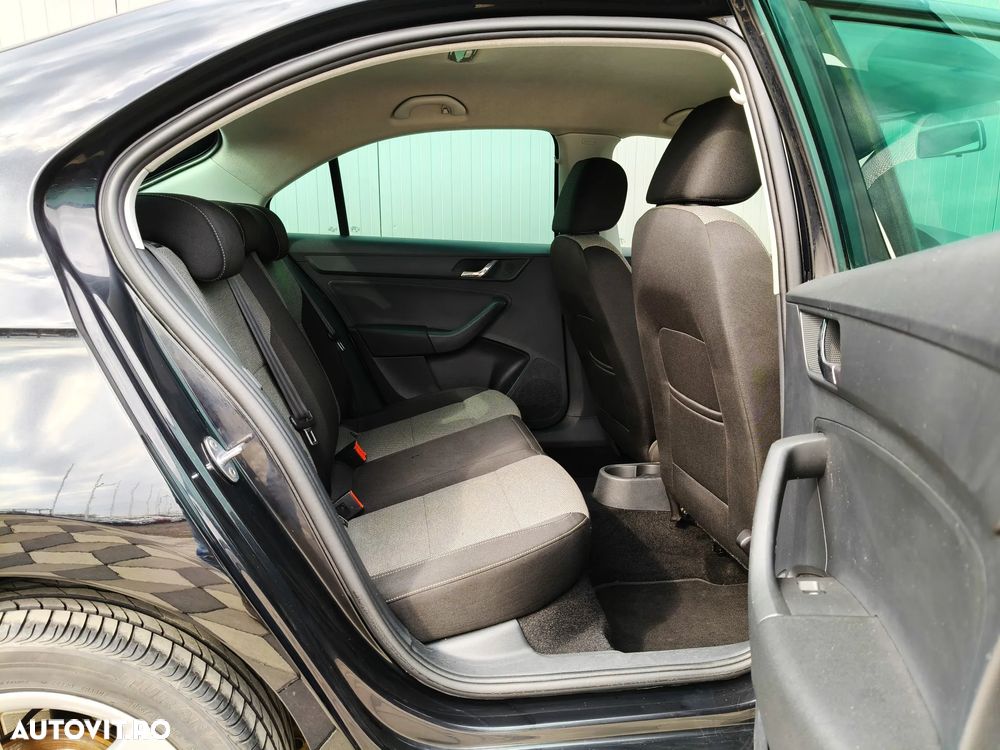 Skoda RAPID 1.2 TSI Edition Green tec - 18