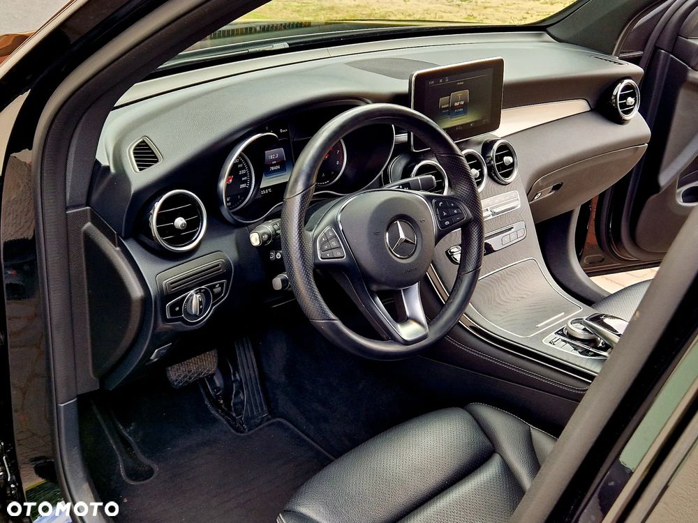 Mercedes-Benz GLC 300 4Matic 9G-TRONIC Exclusive - 24