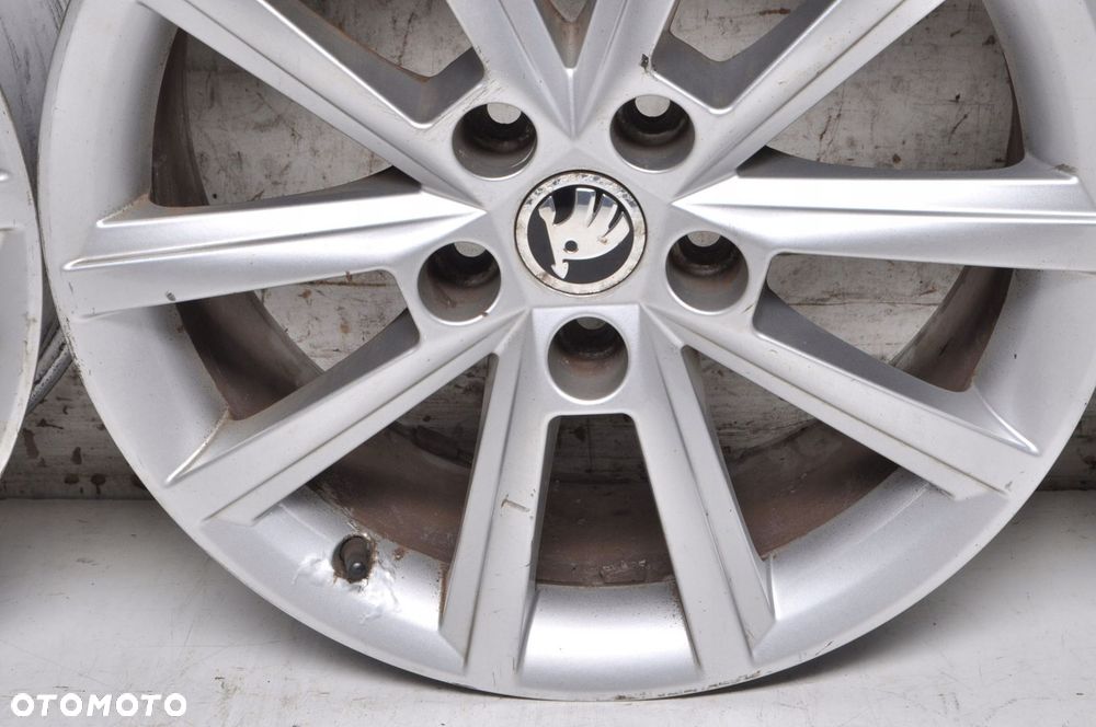 SKODA  FELGI ALUMINIOWE 5E0601025E 17 7.0 ET49 5X112 - 4