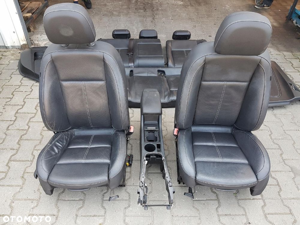 OPEL ASTRA 4 IV J HB FOTELE SKÓRZANE KANAPA 5D - 1