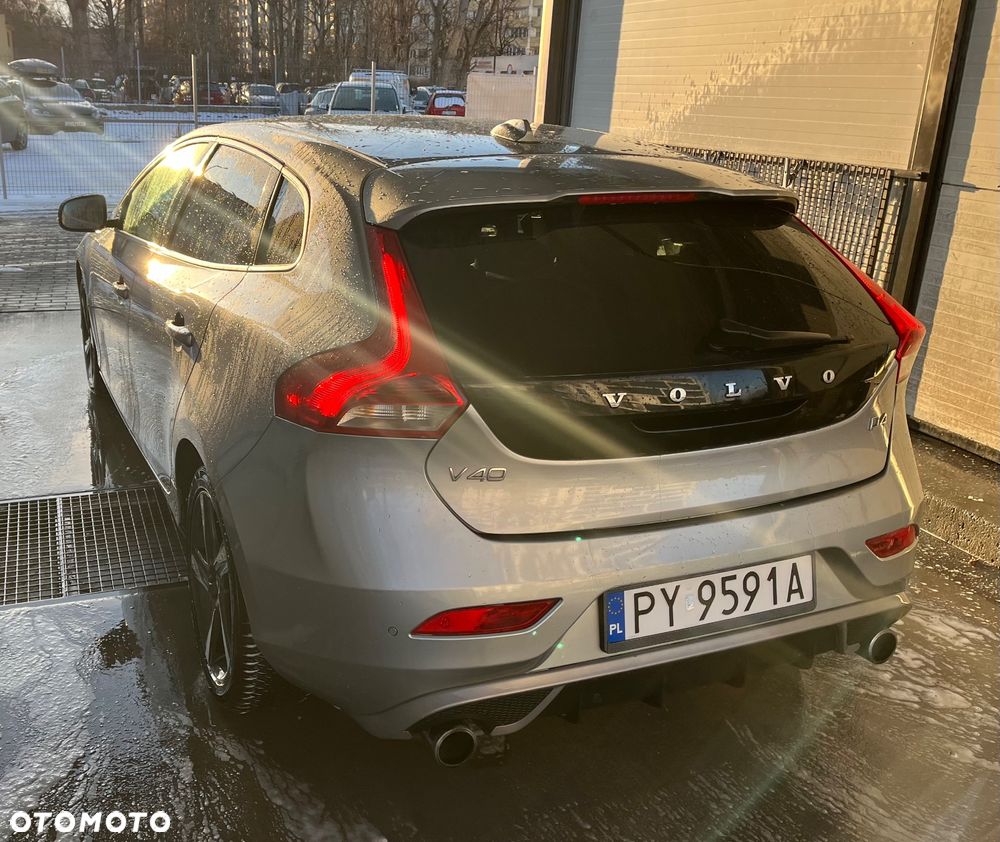 Volvo V40 D4 Drive-E R-Design Momentum - 10