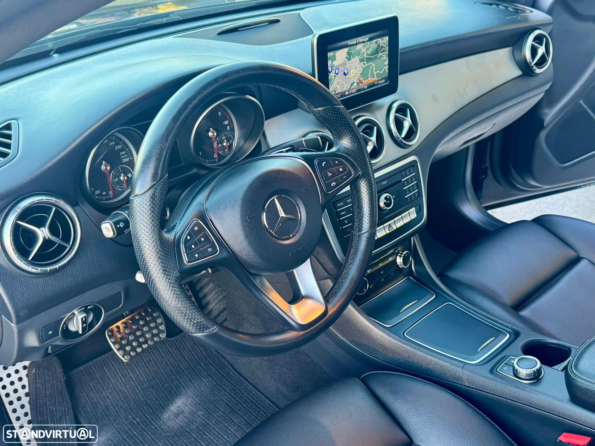 Mercedes-Benz CLA 220 d Shooting Brake AMG Line Aut. - 2